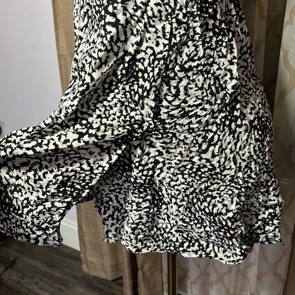 Time and Tru Black and White Mini Dress - Picture 3 of 4